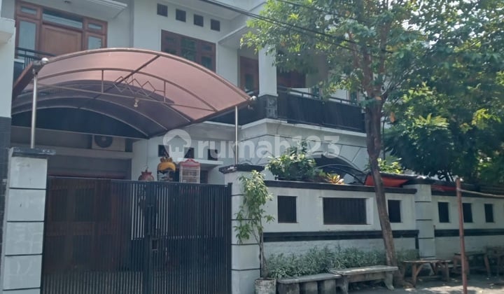 Dijual Rumah 2 Lantai SHM di Manyar Tirtoyoso Surabaya