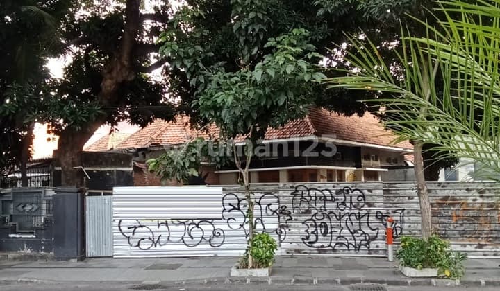 Disewakan Rumah Pusat Kota di Jl Slamet Genteng Surabaya