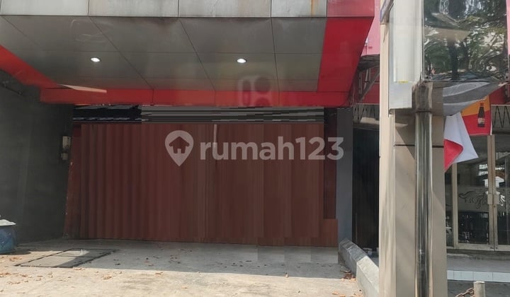 For Rent 3-Story Shop House at Nol Raya Mulyosari Surabaya For Rent 3-Story Shop House at Nol Raya Mulyosari Surabaya