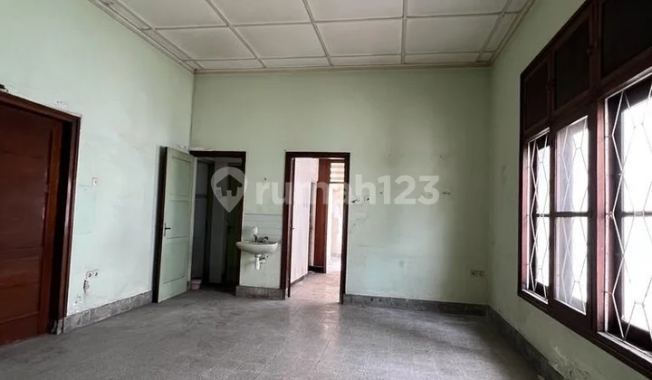 Disewakan Rumah di Nol Jalan Raya Dharmahusada Surabaya Disewakan Rumah di Nol Jalan Raya Dharmahusada Surabaya