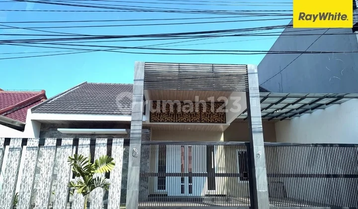Dijual Rumah Strategis di Jalan Jemursari Surabaya Dijual Rumah Strategis di Jalan Jemursari Surabaya