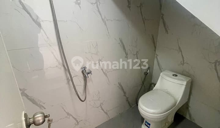 RUMAH BARU LOKASI STRATEGIS DI KALIBARU CILODONG DEPOK