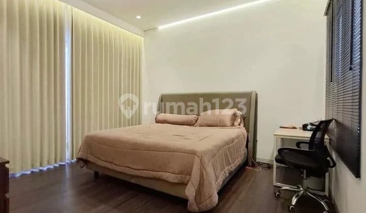Rumah Mewah & Cantik Dibawah Harga Pasar di Kebayoran Baru