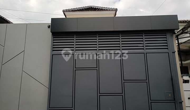Rumah 1 Lantai Fully Furnished Minimalis Modern dengan Pagar Tembok & Pintu Gerbang Baja