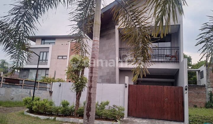Rumah Baru Fully Furnished 2 Lantai Non Cluster Di Solo Baru
