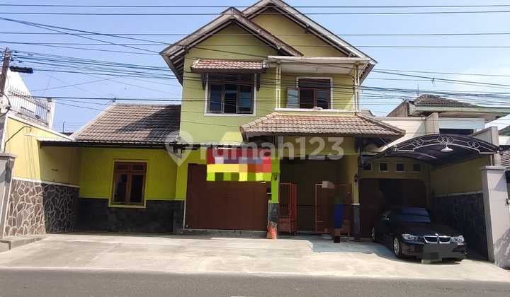 Ruko 2 Lantai Tepi Jalan Raya Tengah Kota Solo