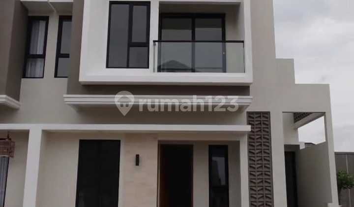 Rumah 2 Lantai Dengan Carport 2 Mobil, Cluster One Gate System, Cctv & Security 24 Jamsmart Home System ( Smart Door Lock, Cctv, Plug In Ac, Akses Internet )