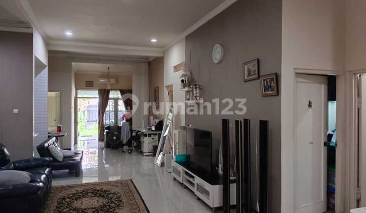 Rumah Mewah Tengah Kota Solo Full Furnished Dekat Solo Grand Mall