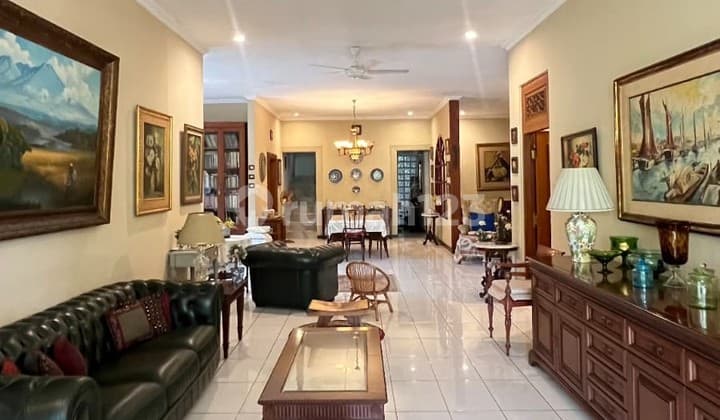 Rumah luas 700m 6+1KT Ada Taman Bisa KPR Cilandak Jakarta Selatan