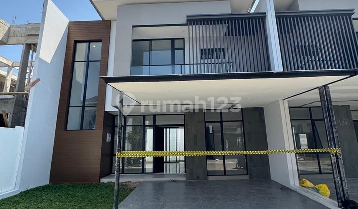 Rumah Kuningan Village Boulevard Pik 2 10X15 4+1Kt Brand New