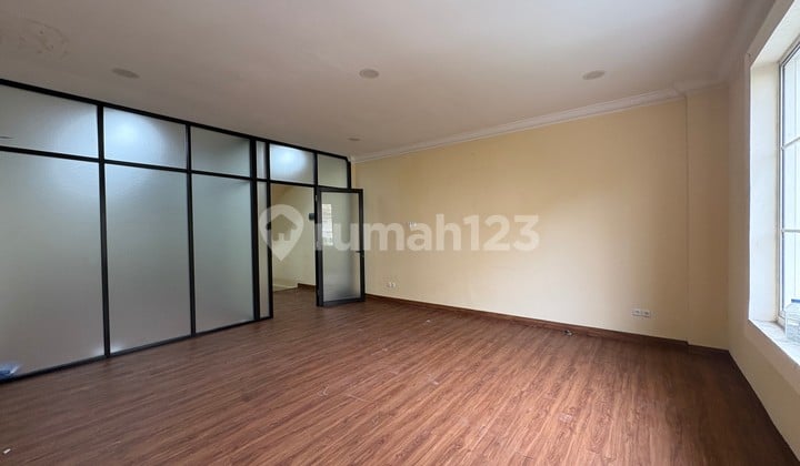 Ruko Eksklusif Pik 75M2 5X15 HGB Semi Furnished Ada Meeting Room