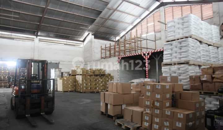 Gudang Sunter Ada Bangunan Kantor Siap Pakai