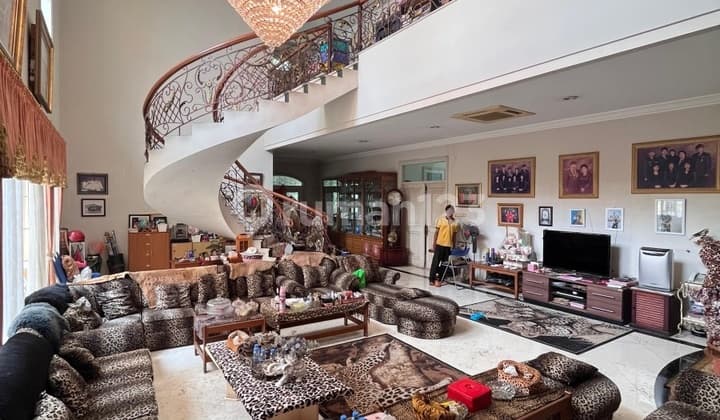 Rumah Bagus di Jl Denpasar, Mega Kuningan, Jaksel