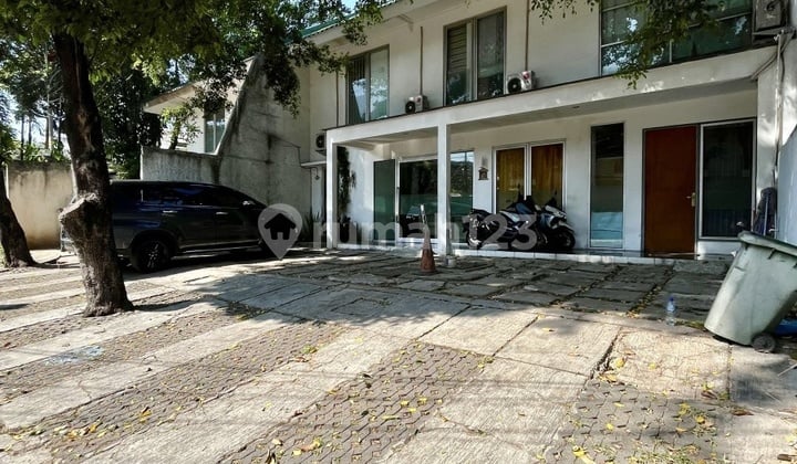 Rumah di Jl Mendawai, Melawai, Jaksel