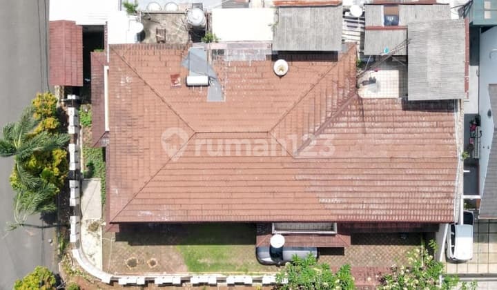 RUMAH HOEK NIAGA HIJAU, PONDOK INDAH, JAKSEL