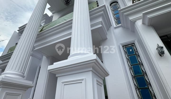 RUMAH LUXURIOUS CLASSIC, BARU di Jl KENCANA PERMAI, PONDOK INDAH