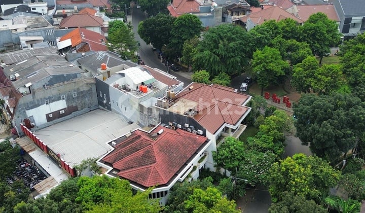 CORNER HOUSE EXTENSIVE on SUNGAI SAMBAS Street, BARITO, KEBAYORAN BARU, SOUTH JAKARTA