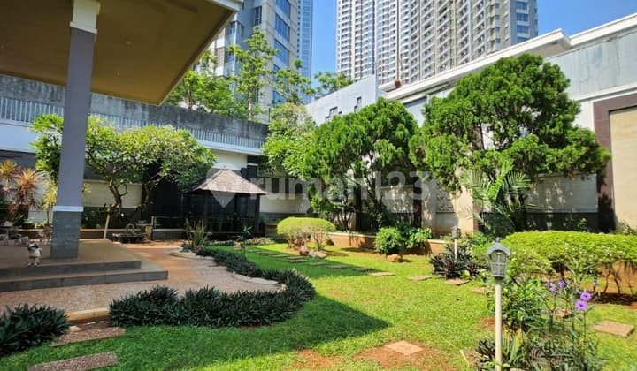 Rumah Asri Dgn Taman di Komplek Pondok Anggrek, Jakbar Dkt Taman Anggrek