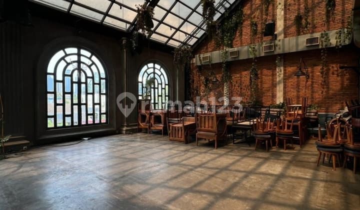 Ruang Usaha, Ruko Gedung 5 Lantai Siap Pakai di Jl Senopati Raya, Scbd