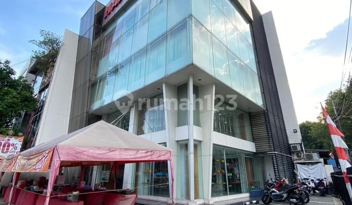 Very Strategic Commercial Building on Jl Radio Dalam Raya, South Jakarta