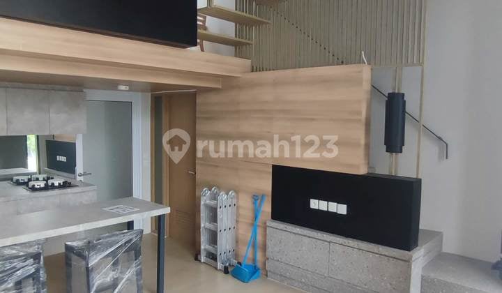 Disewa Rumah 2 Lantai, LT 77 M², LB 55 M², Gading Serpong, Tangerang