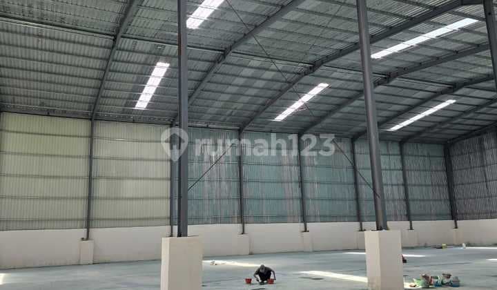 Rent a New Warehouse on Jl. Pakuhaji, Sepatan District, Tangerang Regency Area 1,440 m²