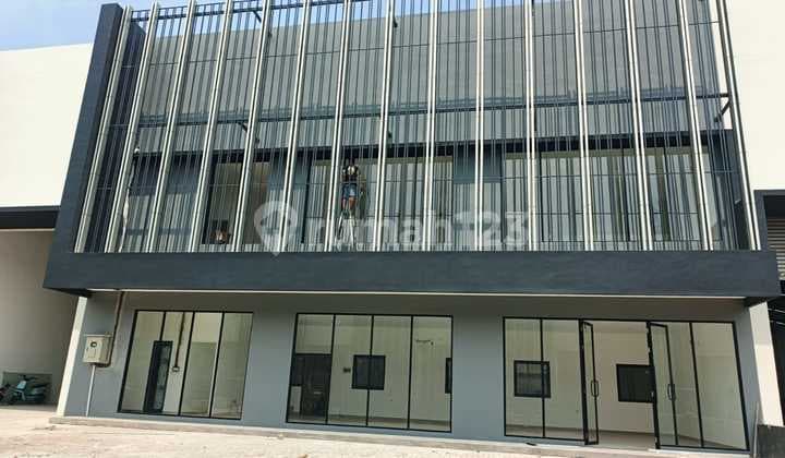 New Warehouse for Sale in Legok District, Tangerang Regency Land Area 4,441.6 M², Building Area 3,792 M²