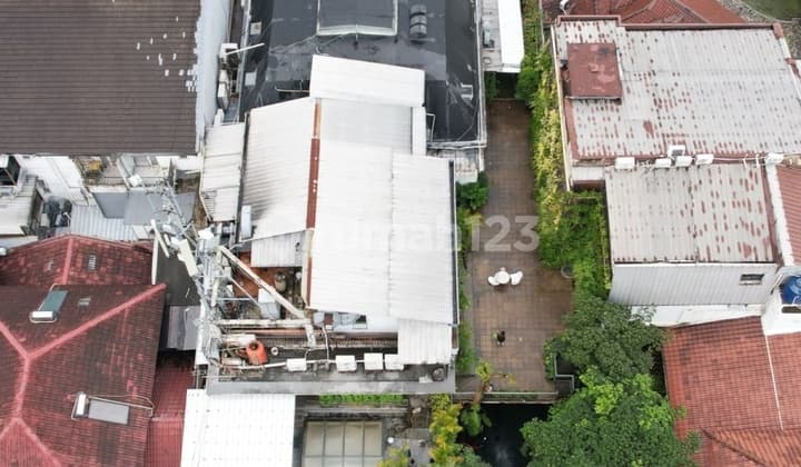 Ruko, Ruang Usaha di Jl Kemang Raya, Jaksel, Zona Komersial