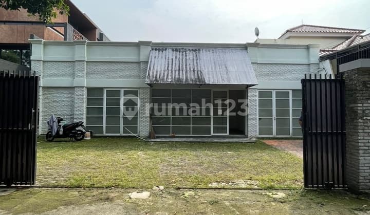 Rumah , Ruang Usaha di Jl Brawijaya, Kebayoran Baru, Jaksel