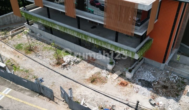 Gedung Komersial New At Jl Buncit Raya, Pejaten, Jaksel