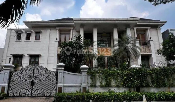 Rumah Mewah, Prime Area di Jl Widya Chandra, Scbd, Jaksel