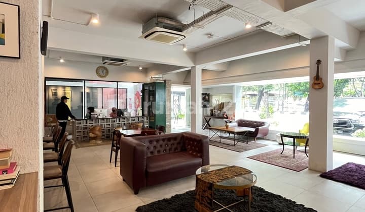 RUKO/RUANG USAHA LUAS di Jl PAKUBUWONO, KEBAYORAN BARU, JAKSEL