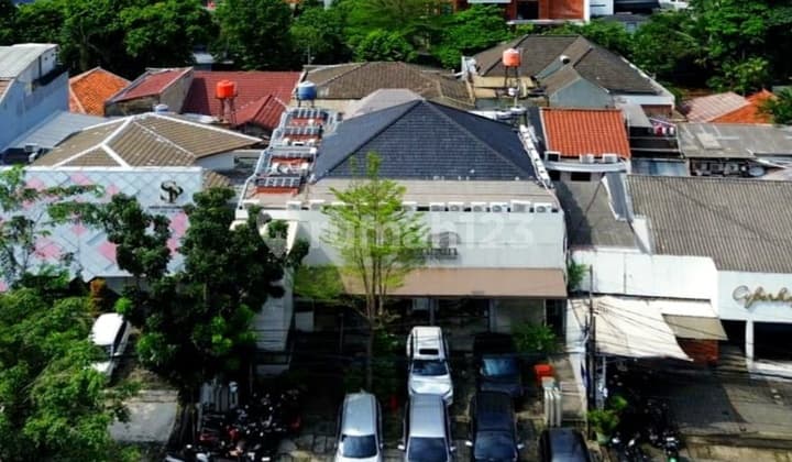 BANGUNAN KOMERSIAL di Jl BUMI, PAKUBUWONO, JAKSEL