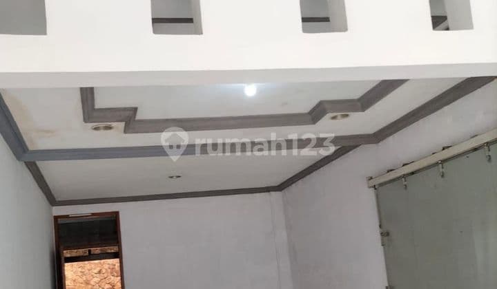 Rumah 2 lantai banyak kamar area buah batu