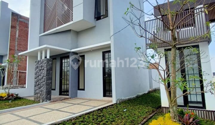 Rumah modern elegan di perbatasan kota Batu dan Malang
