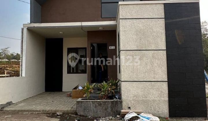 Rumah eksotis scandinavian dekat exit tol Sawojajar