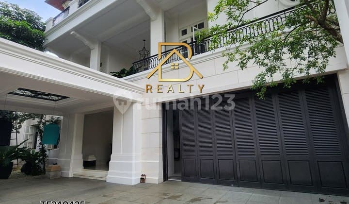 Rumah di Mega Kuningan lokasi terbaik ke pusat Bisnis Jakarta