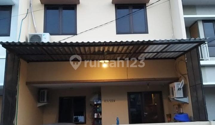 Rumah Bagus Siap Huni Di Gading Griya Residence, Kelapa Gading