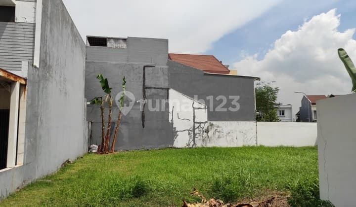 Lucky Land Position Hoek In Cluster Lantana Jgc, East Jakarta