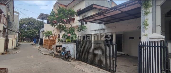 Rumah Layak Huni 2 Lantai di Bcs Kelapa Gading, Jakarta Utara