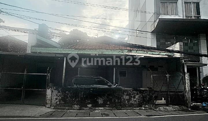 Rumah Lokasi Strategis Cocok Buat Usaha di Kebon Kacang,Jakpus