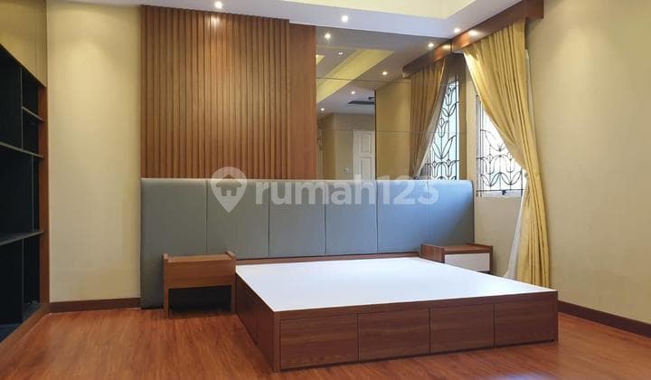Rumah Siap Huni 3 Lt Di Bukit Gading Mediterania,kelapa Gading