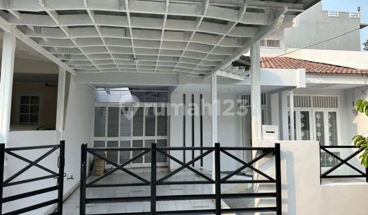 1.5-Story Ready-to-Occupy House in Kelapa Hybrida/ Hibrida Kelapa Gading, North Jakarta