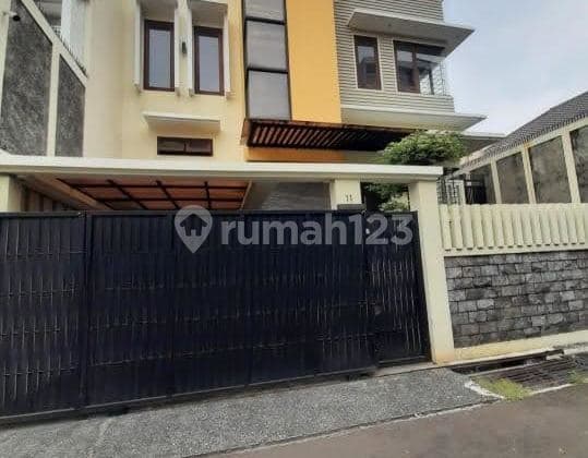 Rumah Full Furnish Siap Huni 2 Lt Di Rawamangun ,Jakarta Timur