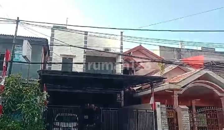 For sale: 2.5-story shop house in Kebon Bawang, Tanjung Priok, North Jakarta.