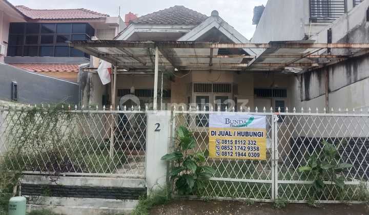 Dijual cepat rumah SHM di dalam komplek perumahan elit di cinere