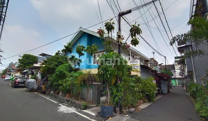 Dijual Rumah 2 Lantai di lokasi strategis tengah kota Jakarta dekat Monas