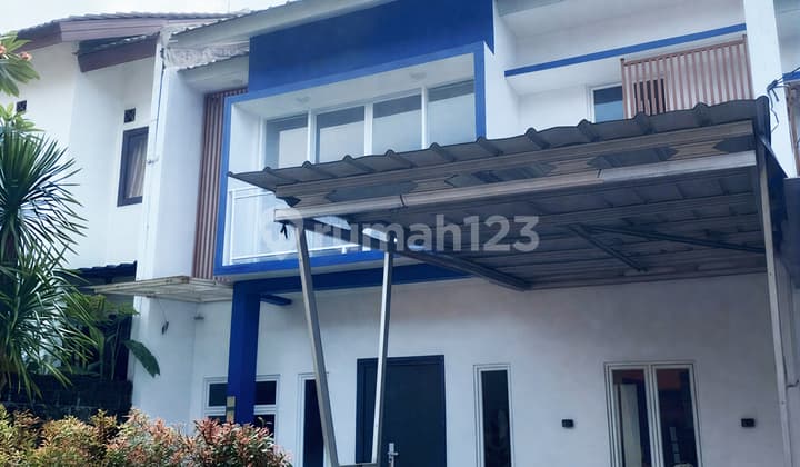 Dijual Rumah Siap Huni SHM 2 Lantai Dalam Komplek di Depok