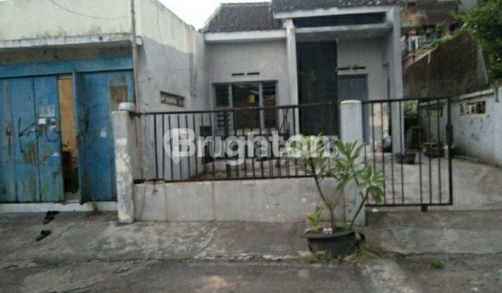 CEPAT RUMAH SIAP HUNI DI BELAKANG RS DR OEN KANDANG SAPI