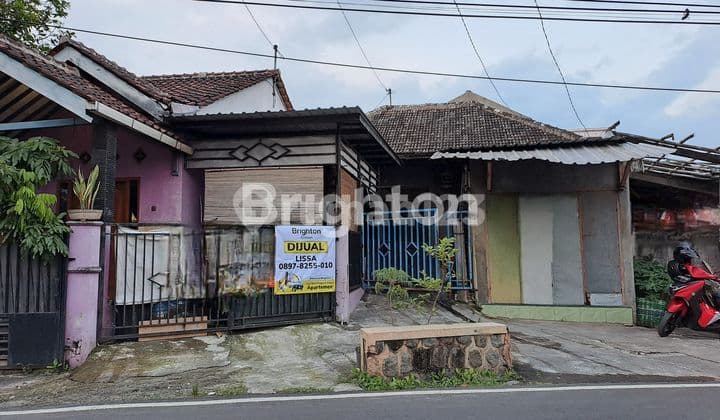 RUMAH HITUNG TANAH LOKASI PINGGIR JALAN DEKAT SMAN 8 MOJOSONGO SOLO